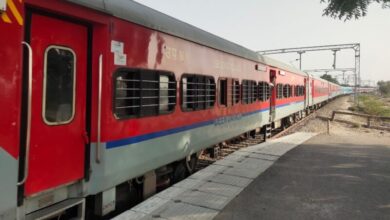 Photo of बाराबंकी में मरुधर एक्सप्रेस के डिब्बे में आग, यात्रियों में भगदड़