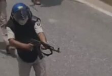 Photo of बिहार: छात्र प्रदर्शनकारियों पर AK-47 से फायरिंग करने वाला पुलिसकर्मी सस्पेंड!, सुप्रीम कोर्ट में PIL दाखिल