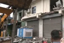 Photo of बंगाल में टीएमसी सांसद अभिषेक बनर्जी के कार्यालय पर बुलडोजर कार्रवाई