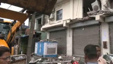 Photo of बंगाल में टीएमसी सांसद अभिषेक बनर्जी के कार्यालय पर बुलडोजर कार्रवाई