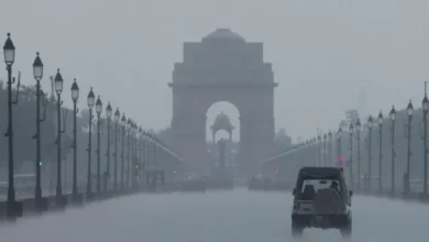 Photo of दिल्ली-एनसीआर के कुछ हिस्सों में भारी बारिश, जलभराव से यातायात बाधित