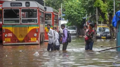 Photo of मुंबई में भारी बारिश, कई इलाकों में जलभराव