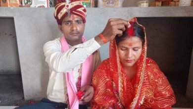 Photo of जौनपुर की शाहजहां बानो ने बदला धर्म, बरेली में प्रेमी पवन यादव के साथ की शादी और बनीं प्रतीक्षा यादव