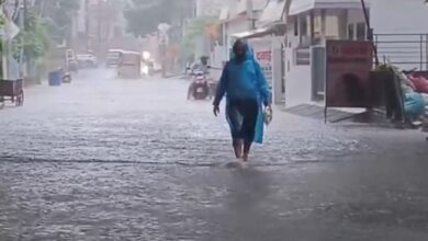 Photo of देहरादून में भारी बारिश के अलर्ट पर स्कूल-आंगनबाड़ी बंद, सीएम धामी ने हाई अलर्ट का निर्देश दिया