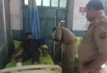 Photo of यमुना एक्सप्रेसवे पर दिल्ली पुलिस की हिरासत से भागा आरोपी, पिस्टल छीनकर फायरिंग की, दोबारा गिरफ्तार