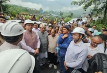 Photo of उत्तराखंड: सीएम धामी पहुंचे चमोली टनल हादसा स्थल, बचाव अभियान का लिया जायजा