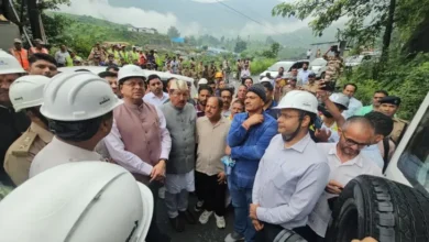 Photo of उत्तराखंड: सीएम धामी पहुंचे चमोली टनल हादसा स्थल, बचाव अभियान का लिया जायजा