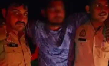 Photo of बाराबंकी में पुलिस मुठभेड़: लूट का आरोपी गिरफ्तार, पैर में गोली लगने से घायल