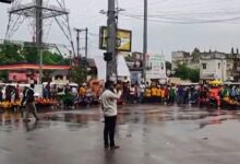 Photo of लखनऊ: जयप्रकाश नारायण स्कूल के छात्रों ने शिक्षकों की कमी को लेकर किया प्रदर्शन, सड़क जाम