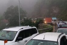 Photo of उत्तराखंड के पहाड़ी जिलों में भारी बारिश से तबाही, कई हाईवे बंद, संपर्क मार्ग प्रभावित