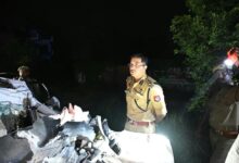 Photo of अयोध्या में पुलिस कार और ट्रेलर की टक्कर, उपनिरीक्षक की मौत, कांस्टेबल घायल