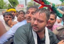 Photo of पटना में राजद के लोकभवन मार्च के दौरान तेजस्वी यादव हिरासत में, पुलिस ने किया वाटर कैनन का इस्तेमाल