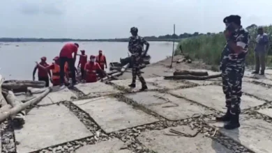 Photo of नेपाल बाढ़ का असर: नारायणी नदी में बहकर आए सात अज्ञात शव, महराजगंज-कुशीनगर में दहशत