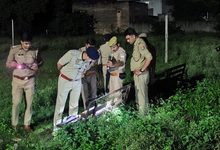 Photo of मेरठ: सरूरपुर डाहर गांव में बकरीद विवाद में युवक की चाकू-गोली से हत्या, दो गिरफ्तार