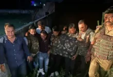Photo of कुशीनगर में 50 हजार का इनामी बदमाश पुलिस हिरासत से भागा, मुठभेड़ के बाद दोबारा गिरफ्तार