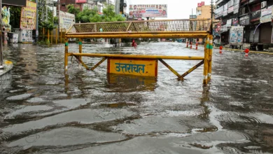 Photo of उत्तराखंड: देहरादून में भारी बारिश के कारण 97 सड़कें अवरुद्ध, आज स्कूल बंद