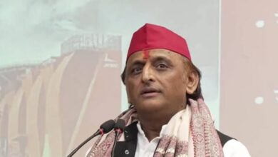 Photo of अखिलेश यादव का बीजेपी पर तीखा हमला: रक्षाबंधन पर मुफ्त बस यात्रा के वादे और जाट समाज के मुद्दों पर सरकार को घेरा