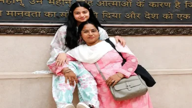 Photo of गाजियाबाद में एक व्यक्ति ने अपनी पत्नी और बेटी की चाकू मारकर हत्या कर दी