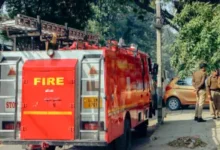 Photo of ग्रेटर नोएडा में एक इलेक्ट्रॉनिक्स फैक्ट्री में आग लगने से दो दमकल कर्मियों की मौत