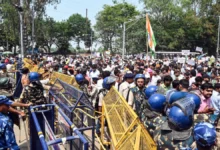 Photo of बीपीएससी पेपर लीक विवाद को लेकर पटना में मची अफरा-तफरी , पुलिस से भिड़ंत