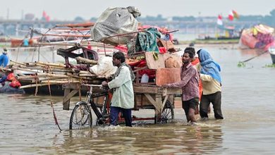 Photo of यूपी में मूसलाधार बारिश से हाहाकार: गंगा-यमुना उफान पर, 26 जिलों में बाढ़ का संकट और राहत कार्य तेज
