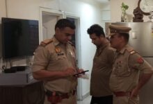 Photo of कानपुर में दवा कारोबारी की सनसनीखेज हत्या: गर्दन पर चाकू से वार कर उतारा मौत के घाट, नौकर पर गहराया शक