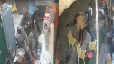 Photo of मसूरी के रेस्टोरेंट में सरेआम गुंडागर्दी: युवक और उसके साथियों पर लाठी-डंडों से हिंसक हमला, CCTV फुटेज वायरल