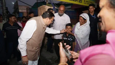 Photo of जब जनता को देख सीएम धामी ने रुकवाया अपना काफिला: मियांवाला में आमजन के बीच पहुंचे मुख्यमंत्री, बच्चों के साथ ली सेल्फी