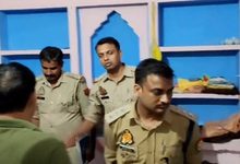 Photo of मथुरा में फौजी के घर 50 लाख की सनसनीखेज चोरी: पेड़ के सहारे छत पर चढ़े चोर, तिजोरी तोड़कर उड़ाए जेवर और नकदी