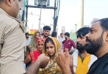 Photo of आगरा के श्री कृष्णा अस्पताल में भारी हंगामा: प्रसूता की मौत के बाद मृत नवजात को वेंटिलेटर पर रखने का गंभीर आरोप