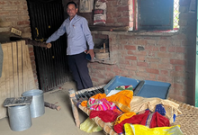 Photo of औरैया में चोरों का आतंक: सूने मकान का ताला चटकाकर एक क्विंटल सरसों पार, खेत में मिला टूटा हुआ बक्सा