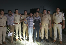 Photo of बरेली में पुलिस और बदमाशों के बीच मुठभेड़: कुंडल लूटने वाले तीन आरोपी गिरफ्तार, गोली लगने के बाद गिड़गिड़ाया बदमाश