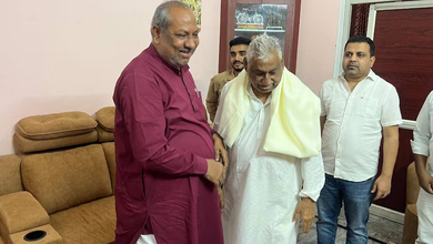 Photo of यूपी की सियासत में नया मोड़: नेता प्रतिपक्ष से मिले मंत्री संजय निषाद, कहा- ‘जो निषाद समाज के साथ, हम उसके साथ’
