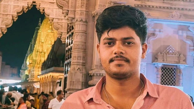 Photo of गोरखपुर में खौफनाक वारदात: घर के बरामदे में सो रहे युवक की चाकू गोदकर नृशंस हत्या, सुरक्षा हटने से आशंकित था परिवार