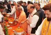 Photo of राजनाथ सिंह, सीएम योगी वाराणसी में प्रधानमंत्री मोदी के जन्मदिन पर प्रार्थना की और प्रसाद वितरित किया