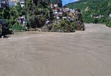 Photo of उत्तराखंड: रुद्रप्रयाग में भारी बारिश के बीच अलकनंदा, मंदाकिनी नदियां चेतावनी स्तर के करीब