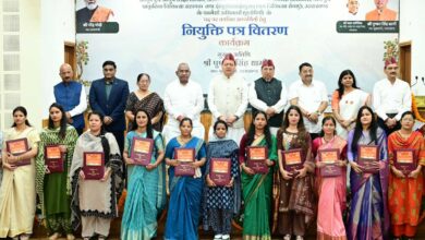 Photo of उत्तराखंड के मुख्यमंत्री धामी ने ईएसआई योजना के तहत 332 लोगों को नियुक्ति पत्र सौंपे