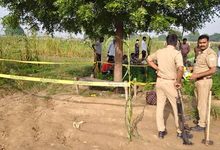 Photo of आगरा में खौफनाक वारदात: खेत में सो रहे हिस्ट्रीशीटर की धारदार हथियार से काटकर निर्मम हत्या, इलाके में दहशत
