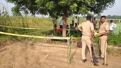 Photo of आगरा में खौफनाक वारदात: खेत में सो रहे हिस्ट्रीशीटर की धारदार हथियार से काटकर निर्मम हत्या, इलाके में दहशत