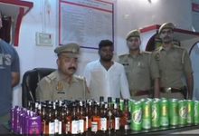 Photo of वाराणसी में ‘ड्राई डे’ पर शराब तस्करी का अनोखा मामला: सब्जी की टोकरी में बिक रही थी शराब, सिगरा पुलिस ने किया भंडाफोड़