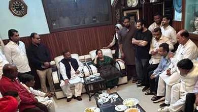Photo of यूपी की सियासत में नई हलचल: स्वामी प्रसाद मौर्य ने की आजम खान के परिवार से मुलाकात, भाजपा और चुनाव आयोग पर साधा तीखा निशाना