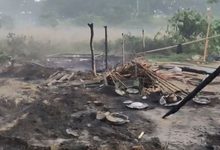 Photo of देवरिया में भीषण अग्निकांड: झोपड़ी में आग लगने से एक ही परिवार के तीन लोगों की जिंदा जलकर मौत, गांव में पसरा मातम