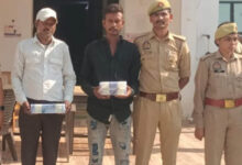 Photo of उन्नाव: अवैध संबंध के चलते पत्नी ने सिलबट्टे से पति को उतारा मौत के घाट, 12 घंटे में सुलझी बक्से में शव मिलने की गुत्थी