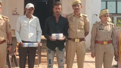 Photo of उन्नाव: अवैध संबंध के चलते पत्नी ने सिलबट्टे से पति को उतारा मौत के घाट, 12 घंटे में सुलझी बक्से में शव मिलने की गुत्थी