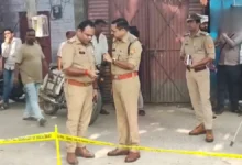 Photo of लखनऊ में पार्किंग विवाद को लेकर एक ही परिवार के तीन लोगों की गोली मारकर हत्या
