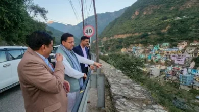 Photo of उत्तराखंड के सीएम धामी ने श्रीनगर के टी स्टॉल पर रुककर ली चाय की चुस्की, ‘वोकल फॉर लोकल’ का दिया बड़ा संदेश