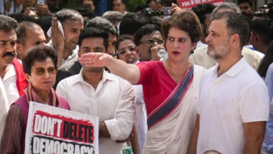 Photo of इंडिया ब्लॉक के विरोध प्रदर्शन के दौरान आकाशवाणी भवन में जबरन प्रवेश को लेकर राहुल, प्रियंका पर एफआईआर