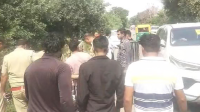 Photo of मथुरा में रूह कंपा देने वाला भीषण हादसा: ट्रैक्टर-ट्रॉली ने बाइक को 200 मीटर तक घसीटा, बंगाल के इंजीनियर की दर्दनाक मौत