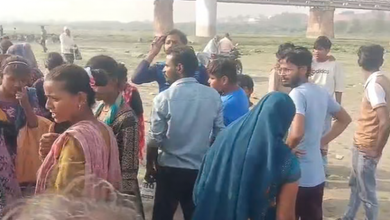 Photo of आगरा के हाथी घाट पर पितृ विसर्जन के दौरान दर्दनाक हादसा, यमुना में डूबे चाचा-भतीजे, चाचा की तलाश जारी