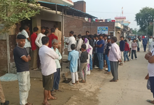 Photo of लखीमपुर खीरी में रिटायर्ड दरोगा की संदिग्ध मौत, सीसीटीवी में मानसिक विक्षिप्त बेटे द्वारा पिटाई का खुलासा, पुलिस ने किया गिरफ्तार